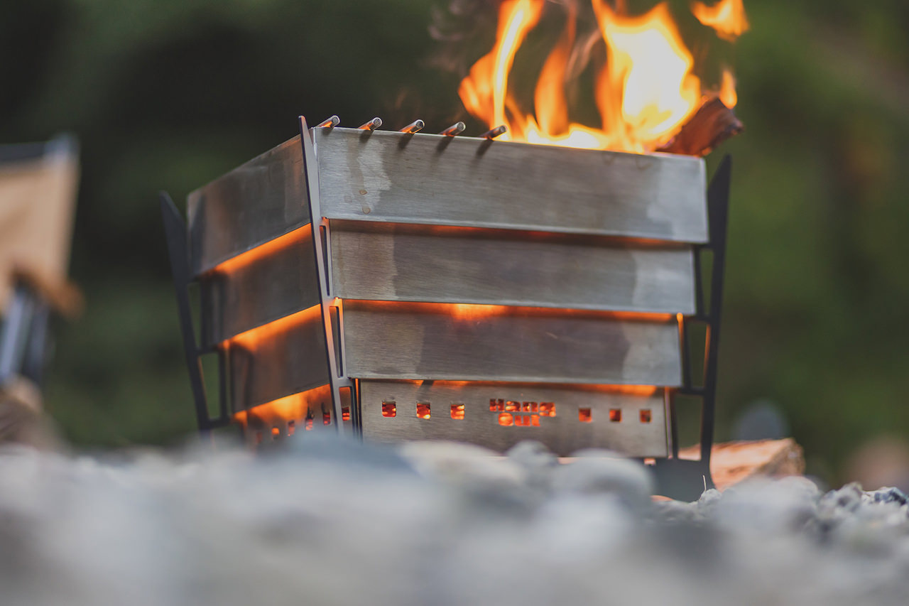 NEW ITEM】焚き火と灯りを楽しむことをデザインした焚き火台『KOMOREBI 